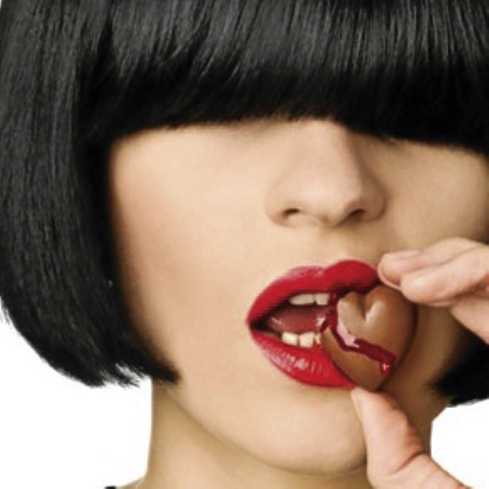 27 Surprising And Effective Heath & Beauty Benefits Of Dark Chocolate...