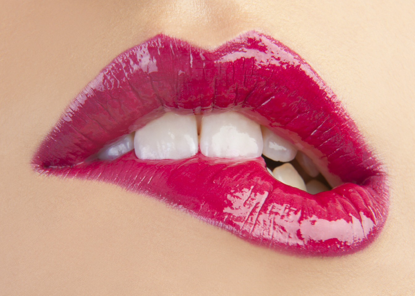 8. DON'T BITE

Biting my lips is absolutely one of my worst habits. It's also one of the habits that I've learned to break since it does cause my lips to become super dry and peal a lot! So ladies, if you want soft and kissable lips, don't bite them!