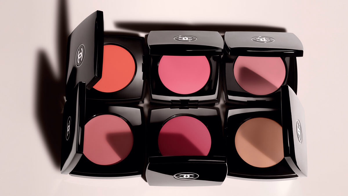Add some light pink blush on ur cheekbones to make them stand out. 