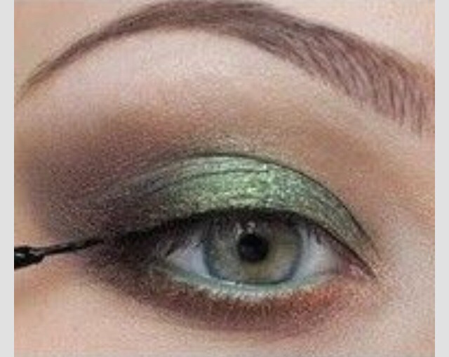 How To: Perfect For Green And Blue Eyes