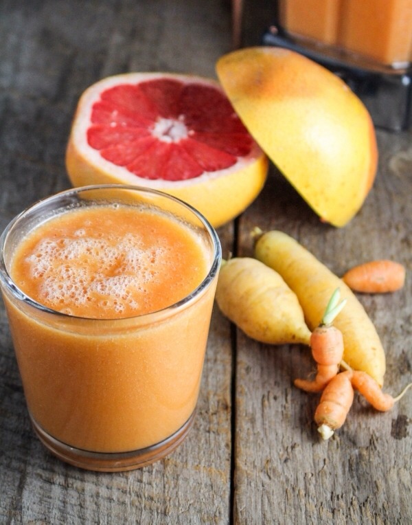 Use citrus
Citrus foods like lemons, limes, and grapefruits have strong detox principles. In fact, they not only speed up digestion, but also heal the lining of the gut walls, which can become inflamed for many reasons. They are also low in sugar, and high in Vitamin C