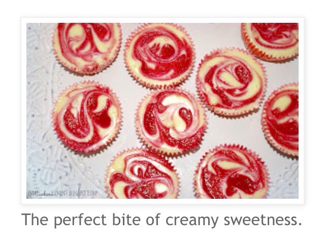 Mini Cheesecakes With Raspberry Swirls! 🍥🍰🍥🍰