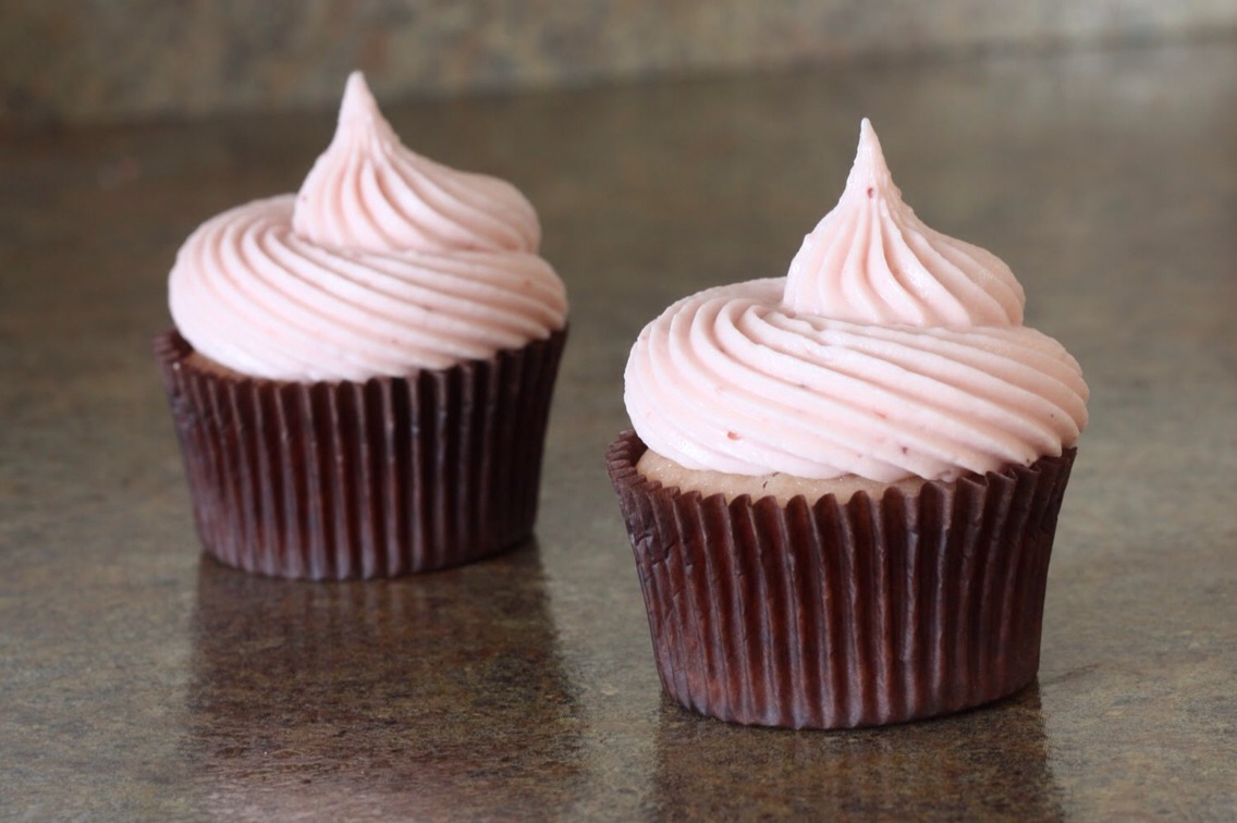 New!!!  EASY! Strawberry Cream Cheese Frosting!!