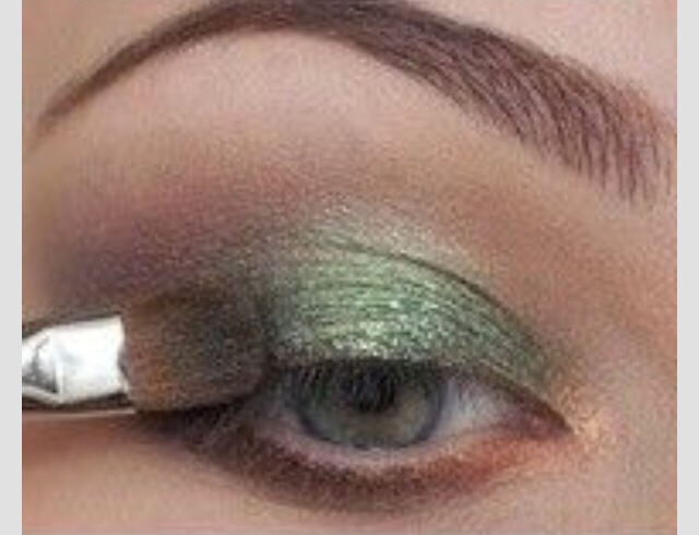How To: Perfect For Green And Blue Eyes