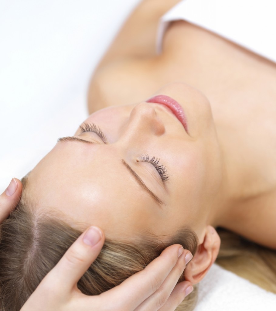 👏 Apply some balm to your fingertips and massage into your temples while taking some deep breaths. The massage will add to the soothing effects of the lavender. Also try lighting some lavender candles it will help you to relax more. 💆