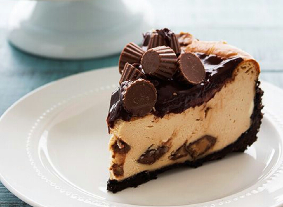 Peanut Butter  Cup Cheesecake! !