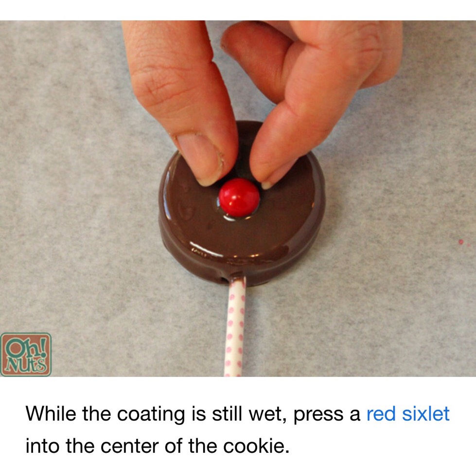 How To Make Reindeer Oreo Cookies Pops. π Step By Step Instructions. ππ»