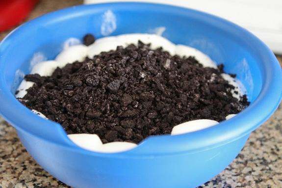 No-Bake Chewy Cookies And Cream Bars!!!!