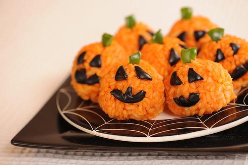 Carrot Rice Ball Mini Jack O’Lanterns

Weird, BUT… The idea of cooking the rice in carrot juice to make it orange is pretty great.

http://www.apronstringsblog.com/sugar-free-healthy-halloween-treats-carrot-rice-ball-mini-jack-o-lanterns-recipe/