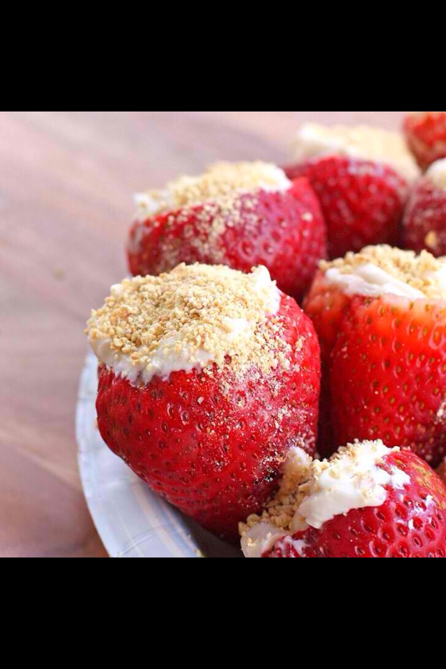 Cheese Cake Stuffed Strawberries 🍓🍓