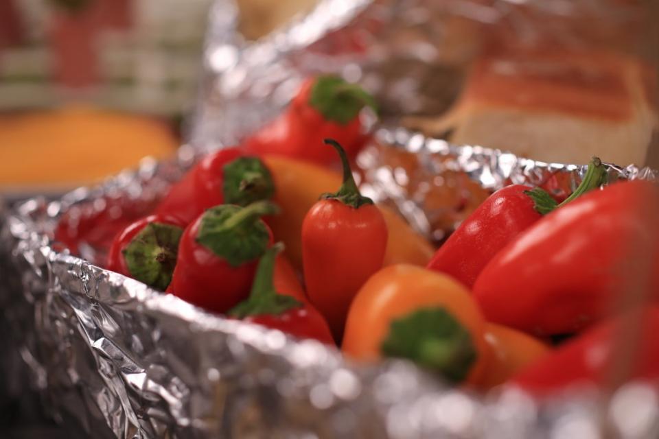 17. Peppers
Capsaicin, the compound in peppers that gives them their spice, has been shown to have metabolism-boosting properties. Spice up your next meal by adding chili peppers, jalapeños, or anything else to give it a little kick.