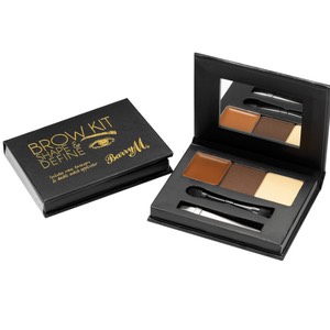 BarryM;
BarryM's eyebrow kit is like heaven, 3 easy steps to having eyebrows that fade in-fade out. i love how my eyebrows turn out after applying this😍