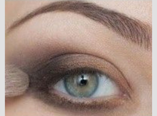 How To: Perfect For Green And Blue Eyes