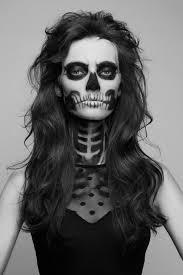 25 Creepy But Cool Halloween Makeup Ideas! #Halloweentip