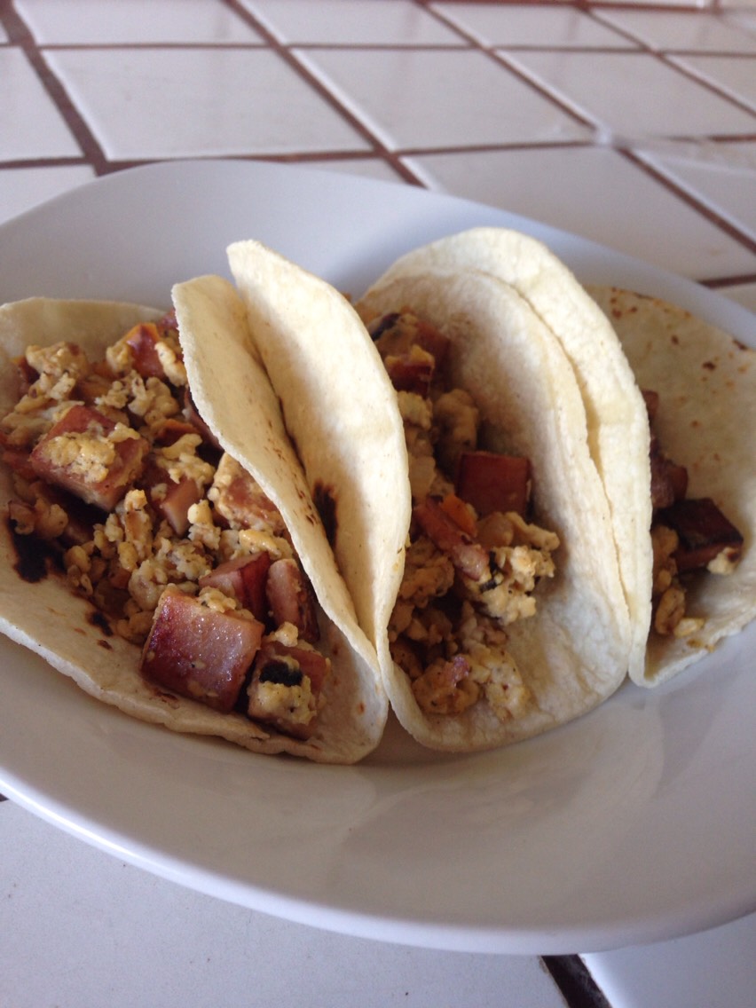Fill up those tortillas & you can add toppings like cilantro or chopped kale. Then enjoy 😋