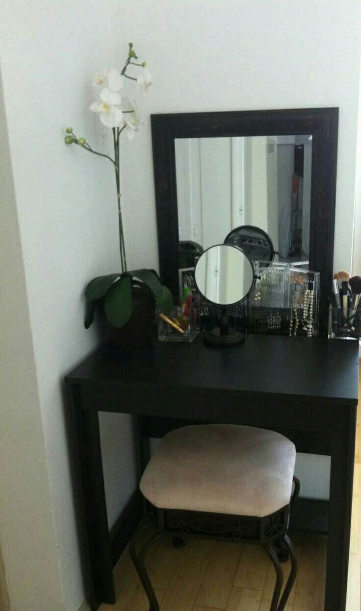 don't have enough room???
small vanity ideas!!!