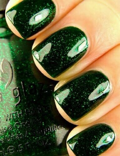 Stunning Green Nails