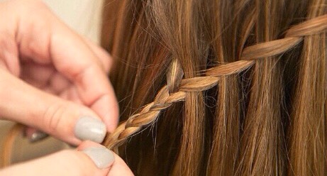 Once you reach the end, extend the braid by adding a regular braid💪