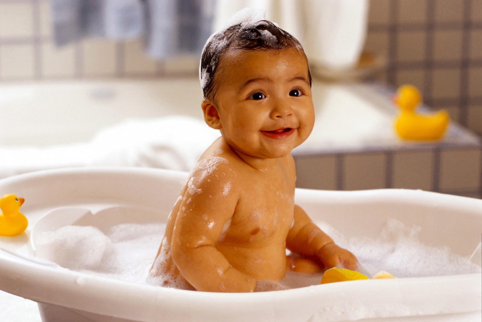 1: give your baby a bath every day during the treatment. This is important because it help soften the affected area making the area easier to work with.