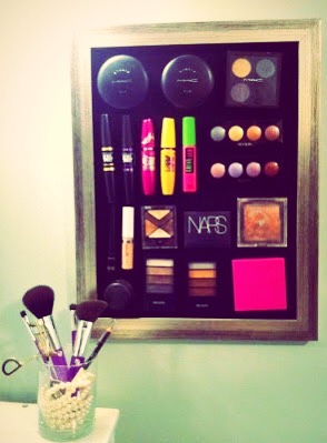 Is your makeup cluttered around your drawer? This is an easy way to organise your makeup, all you need is a frame, makeup and a magnetic board. This will make your room look very glamorous and everyone will follow your style 👑