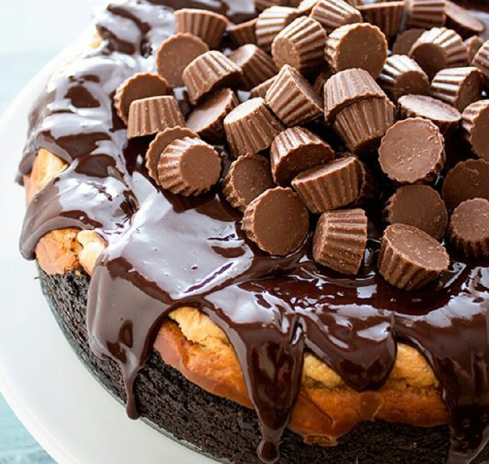 Peanut Butter  Cup Cheesecake! !