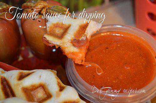 Step 8. Serve with tomato or pizza sauce.
