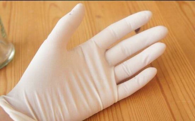 Use gloves to help prevent dye on the hands