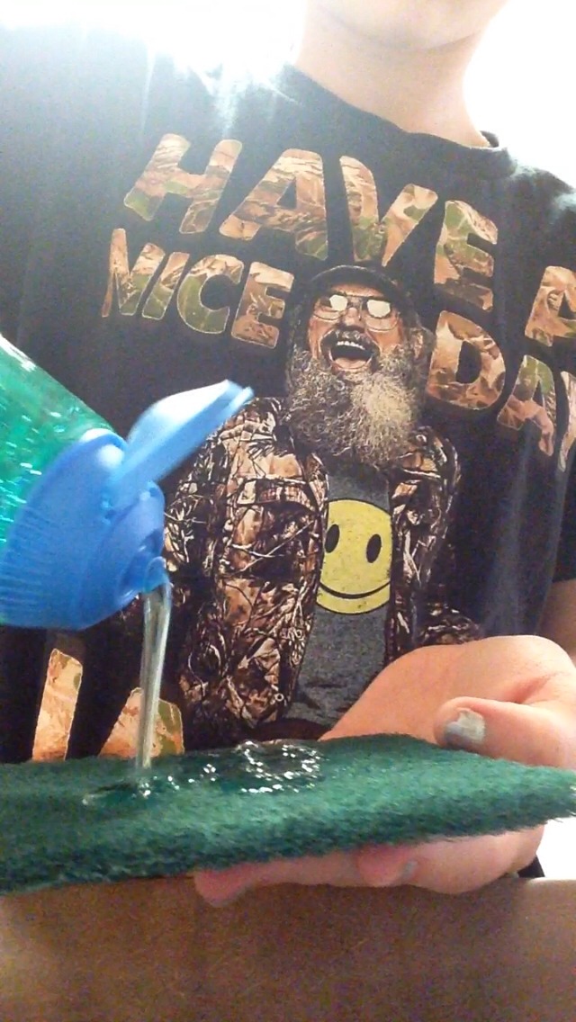 Pour liquid on scrubber!!