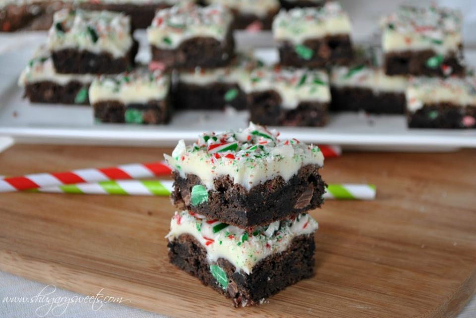 Candy Cane Oreo Cookies Bars 