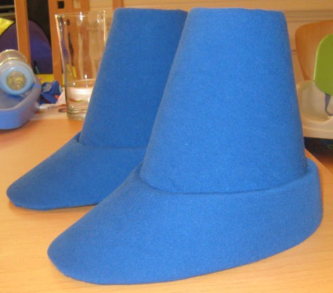 Step 12: Mega Man's Boots (Materials and Tools)

More tools and materials need,

Tools;

•Tape Measure
•Fine Point Marker
•Scissors
•Hot Glue Gun
•Sewing machine


Materials:

•Brown Wrapping Paper
•Tape
•Foam
•Hot Glue Sticks
•Dark Blue Fabric
•Chalk
•Thread
•Elastic band