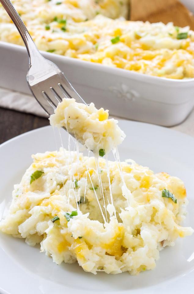 Skinny Cheesy Potato Casserole #Friendsgiving