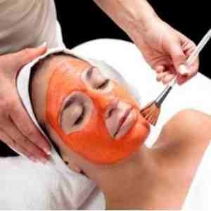 Tomato can also be used for the treatment of blackheads and to open the pores of the skin. Cut the tomato and rub it on the skin. Leave on for fifteen minutes. Wash it off with water. This will reduce open pores and blackheads. This treatment is good particularly for oily skin.