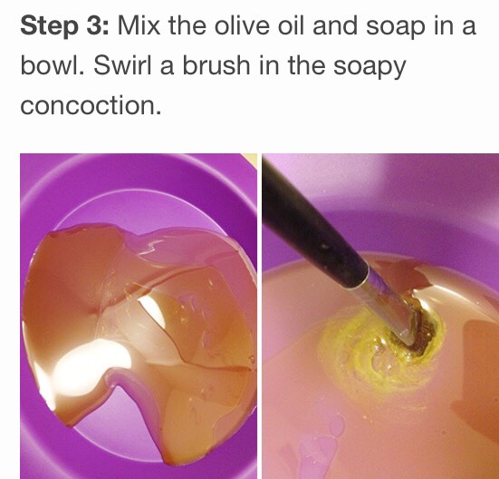 How To Clean Your Makeup Brushes 💕 #tidytip