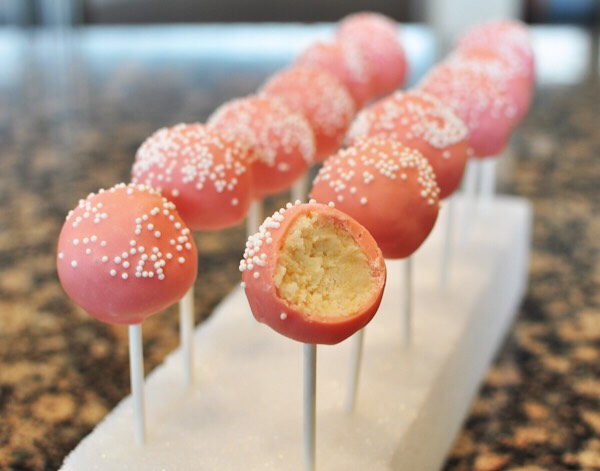 CAKE POPS
Any cake pops are good, but somethin about the Starbucks ones... They might be able to change your life, just sayin.😉