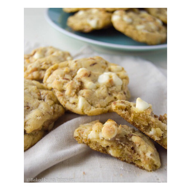 Toasted Coconut White Chocolate Chunk Cookies! 🍪🍪🍪