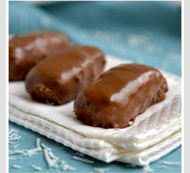 Easy Homemade Bounty Chocolate Coconut Bars 