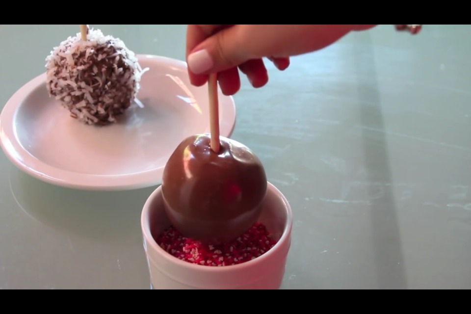 Candy/Chocolate/Caramel Apples! 🍎🍫