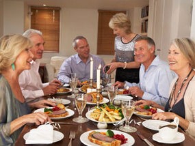 10. Limit The Dinner Guests
Eating with 7 or more guests can make you eat 96% more. Dine with fewer guests to save yourself 600 or more calories.