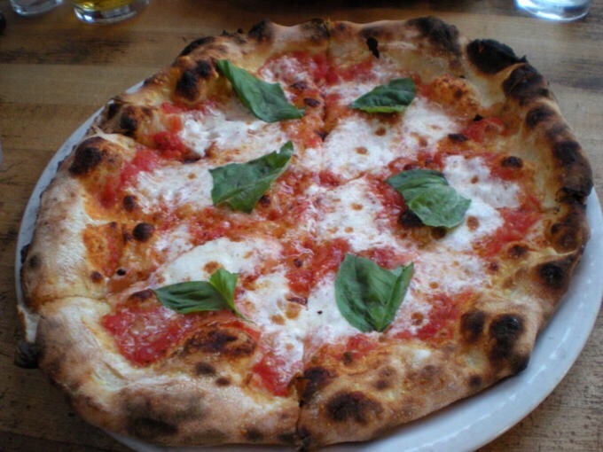 25. Tomato Bianco Make Bianco Pizzas add 1/4 cup sliced sun-dried tomatoes with the bocconcini. Top with basil.