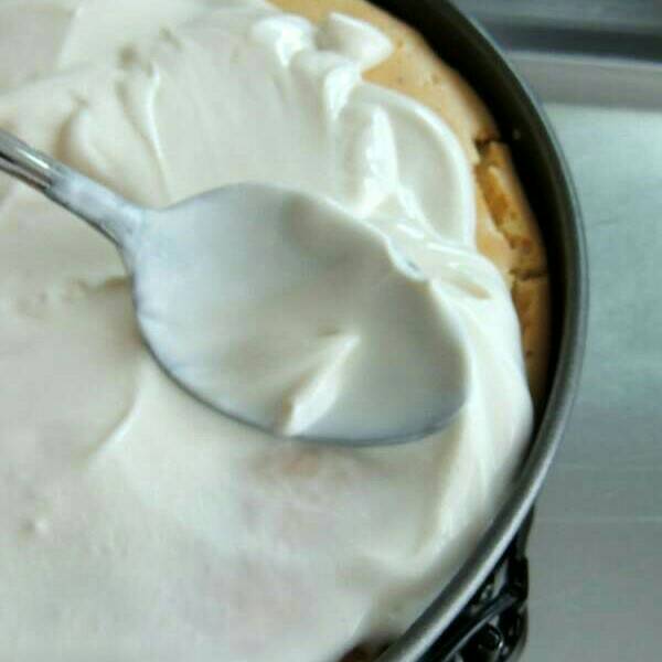 White Chocolate & Almond Amaretto Cheesecake