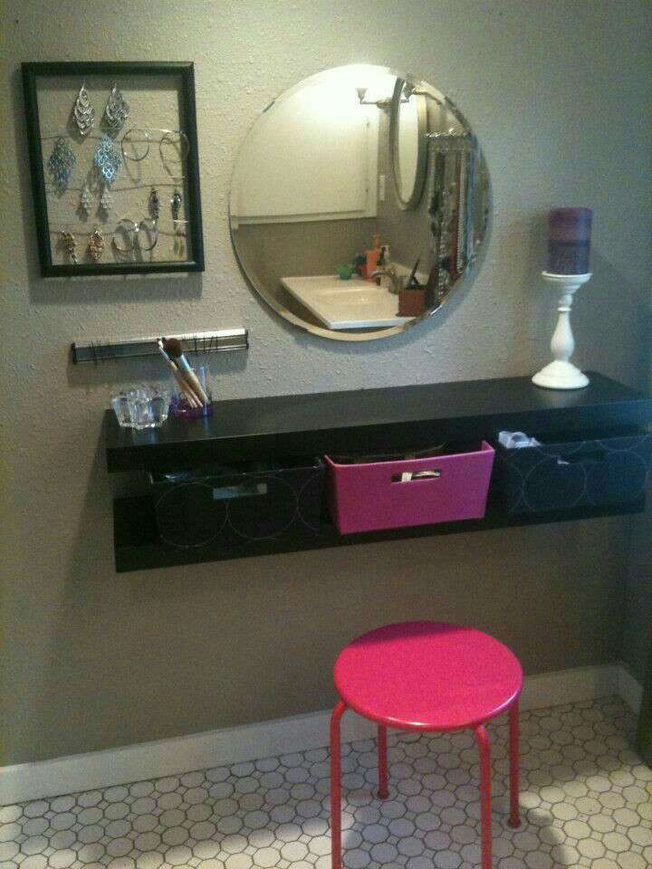don't have enough room???
small vanity ideas!!!