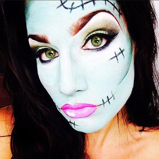 11.The pink lipstick may also help you create your desired cool Halloween makeup. Apply bright blue powder on your face and emphasize your eyes with green eyeshadow and black eyeliner. Go for the dark shadow along the crease.