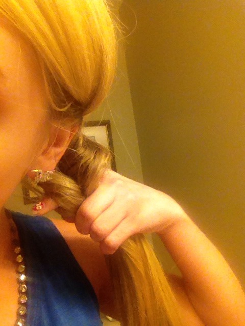 Then, use your finger to push through both twists 💋