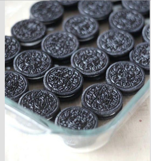 Oreo Bomb Cake.