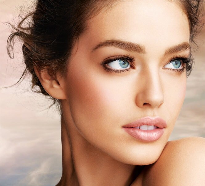 2. APPLY BLUSH UNDER YOUR CHEEKBONES