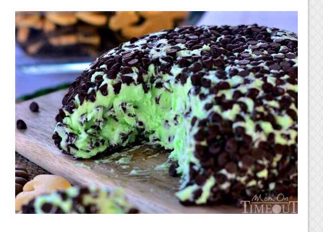 Amazingly Delicious!!!!(: Mint Chocolate Chip Cheeseball!!!!!!!!(: 