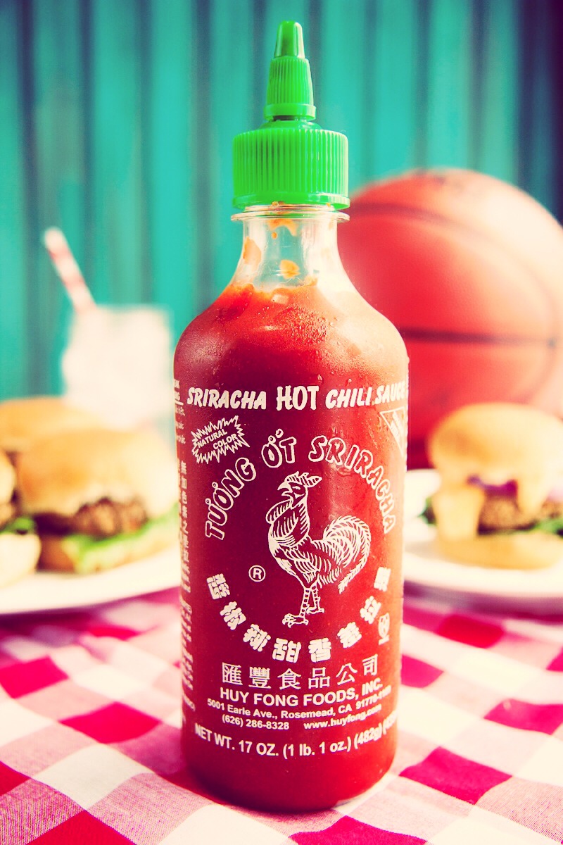 Sriracha chili sauce and mayo! Start with a teaspoon and add chili sauce until desired heat is achieved 