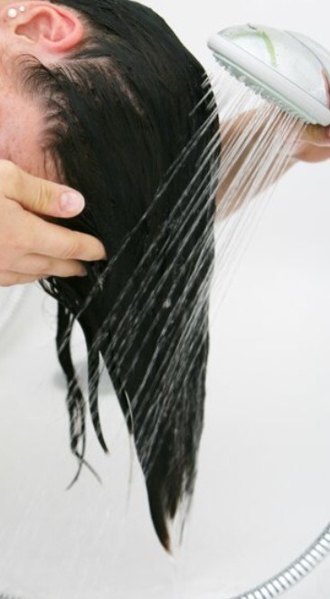 Now just rinse the ends of your hair with cold water. (If you use hot water that's ok to but cold water is suggested).
Tip: remember kool-aid is messy and stains easily so try not to get too chaotic. And wear an old t-shirt as well.