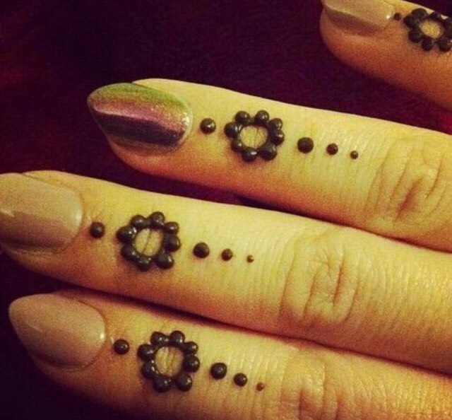 5 Small Henna Designs