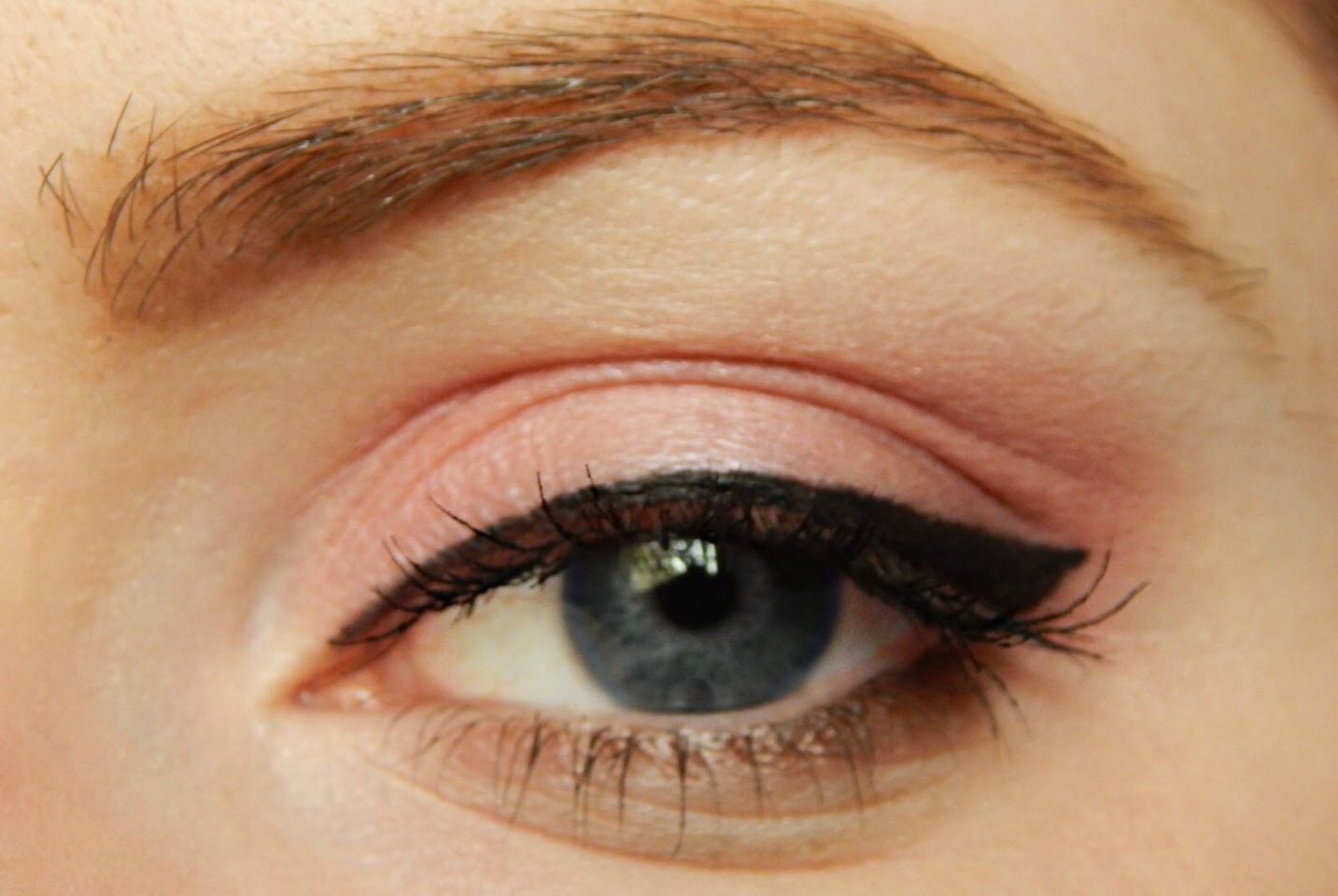 How To Apply Eyeliner!!!